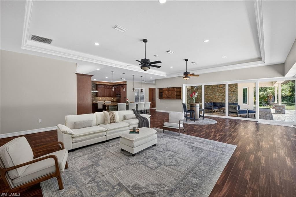 15860 Glendale LN-14