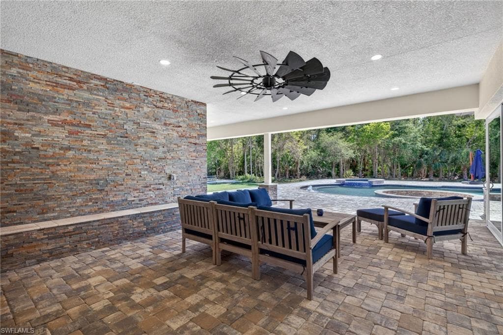 15860 Glendale LN-35