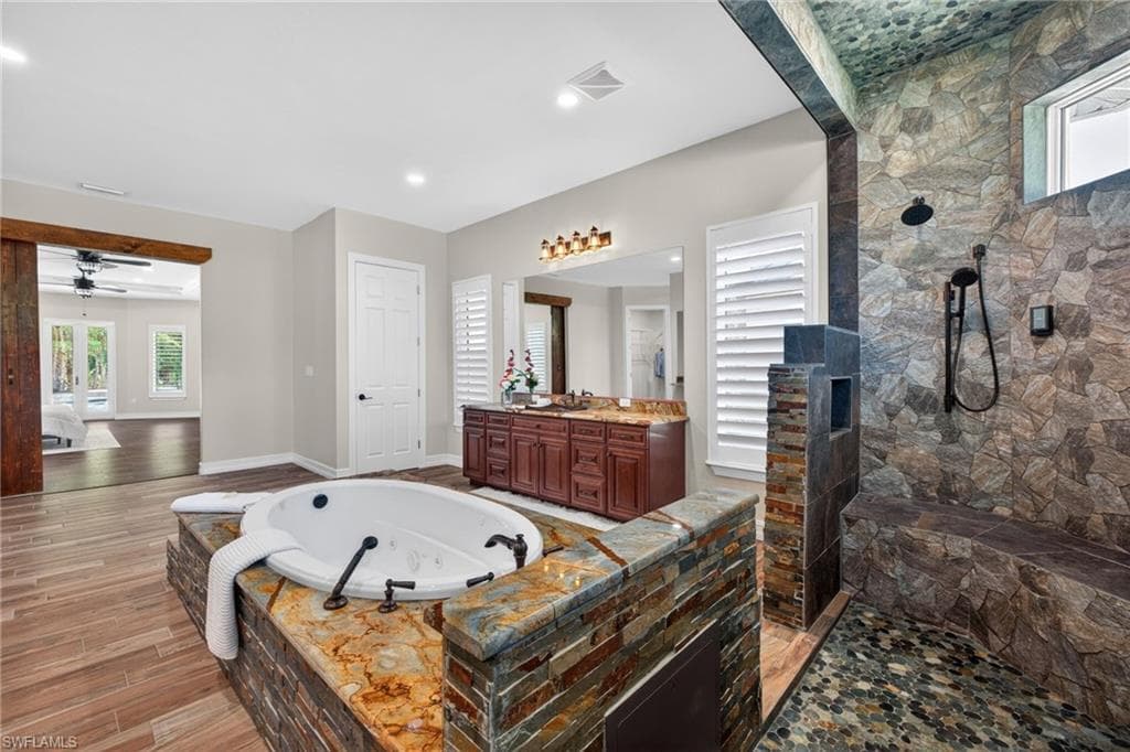 15860 Glendale LN-21