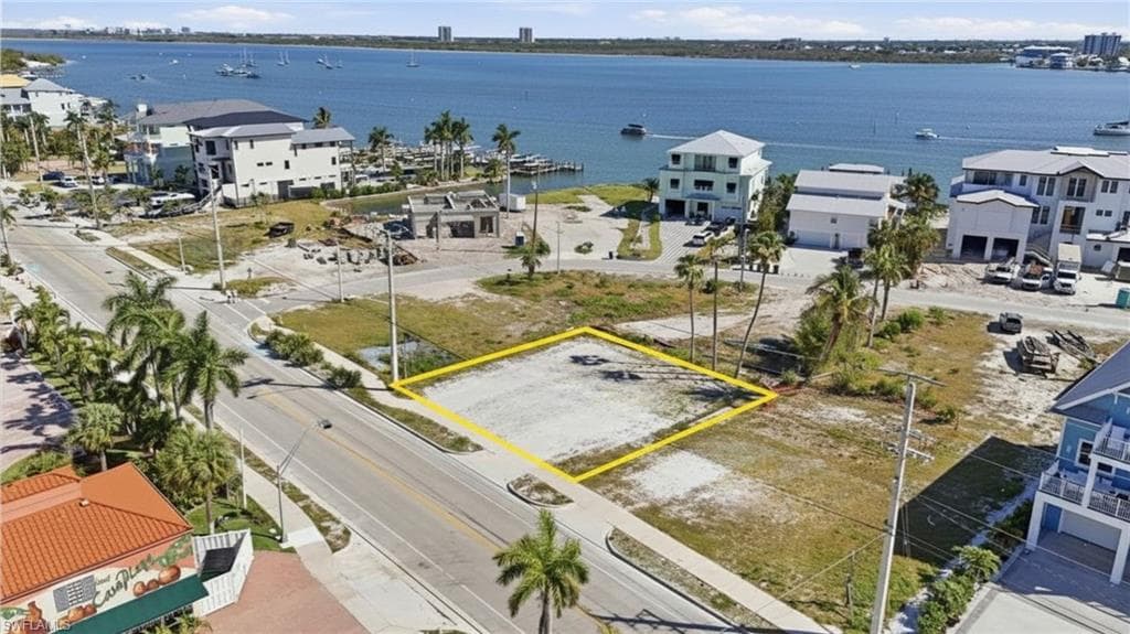 521 Estero BLVD-6
