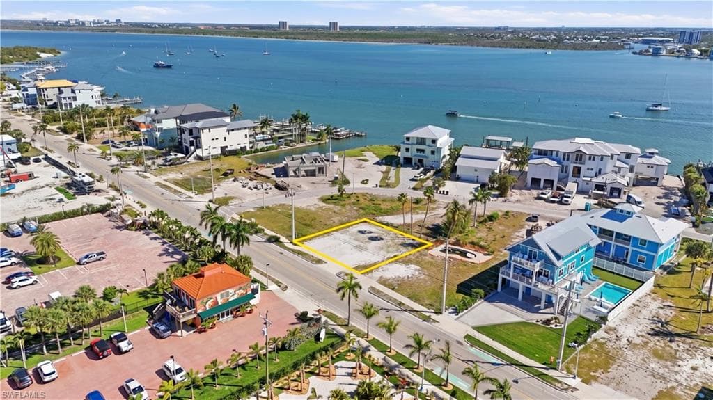 521 Estero BLVD-10