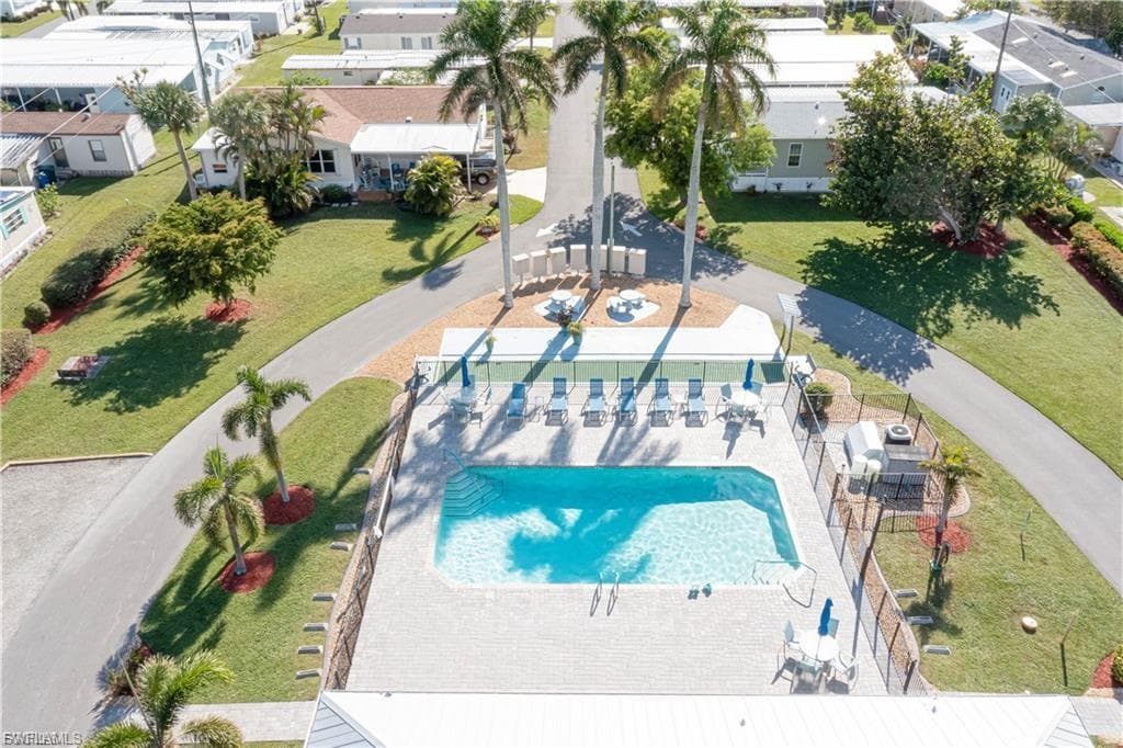 19 Garden DR-26