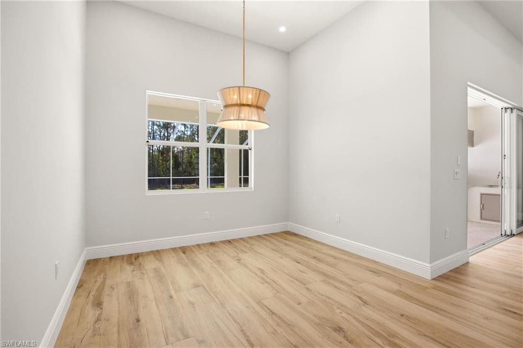 24265 Cock Robin LN-17
