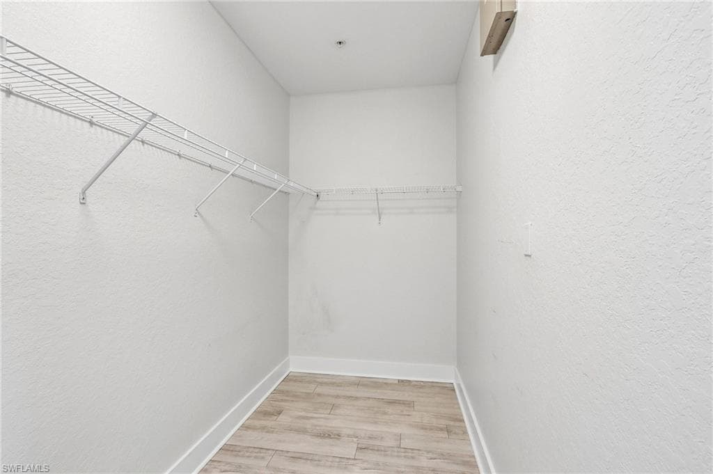 1410 Mariposa CIR 102-17