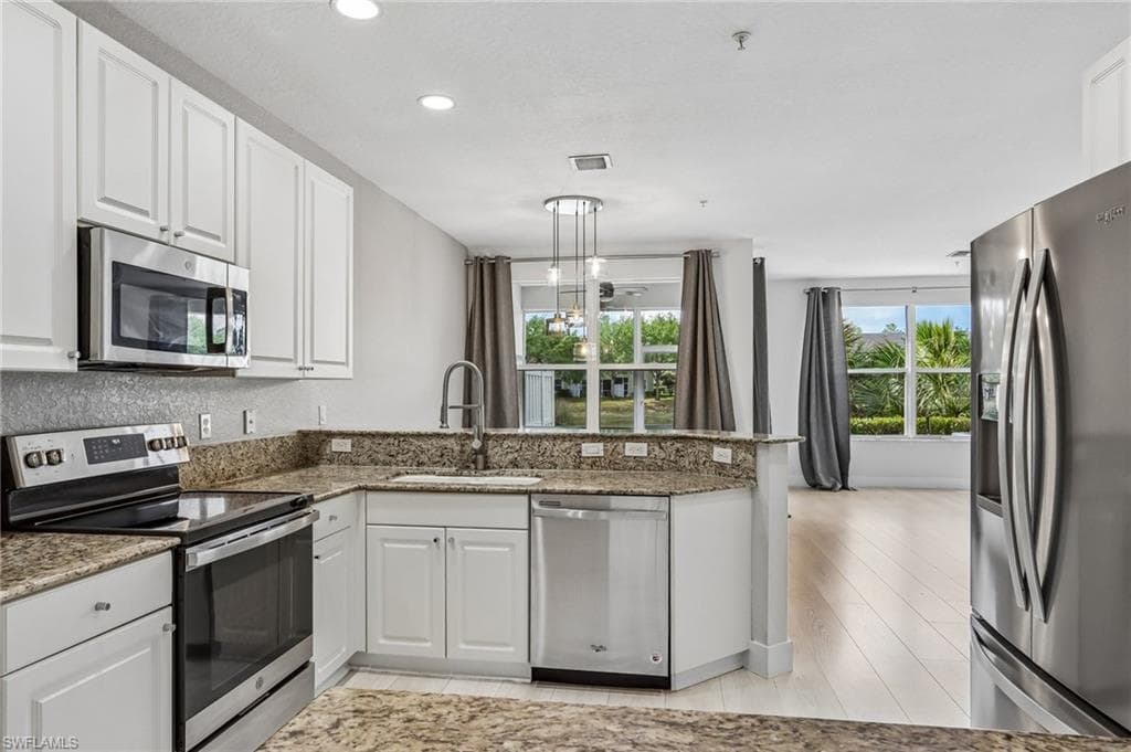 1410 Mariposa CIR 102-7