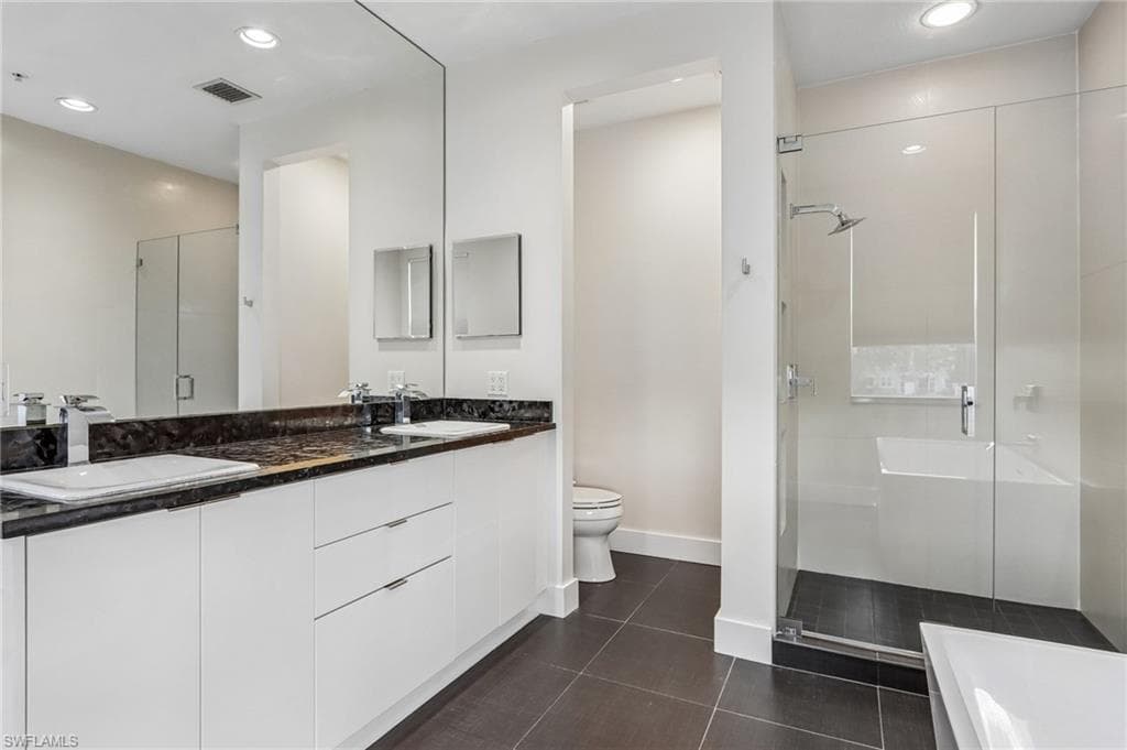 1410 Mariposa CIR 102-20