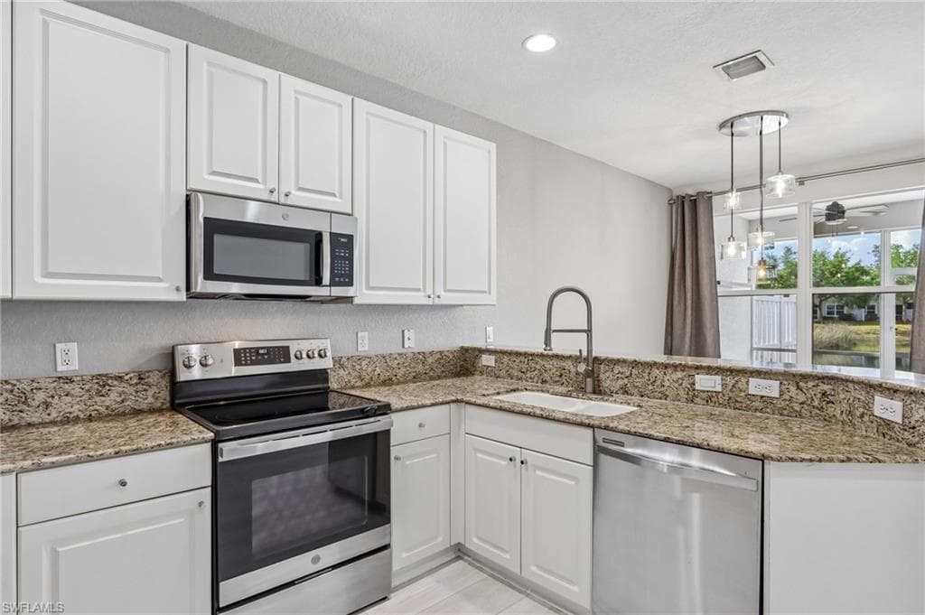 1410 Mariposa CIR 102-9