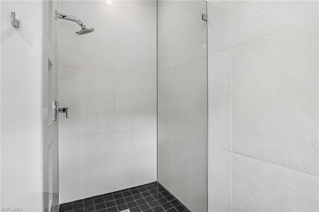1410 Mariposa CIR 102-21