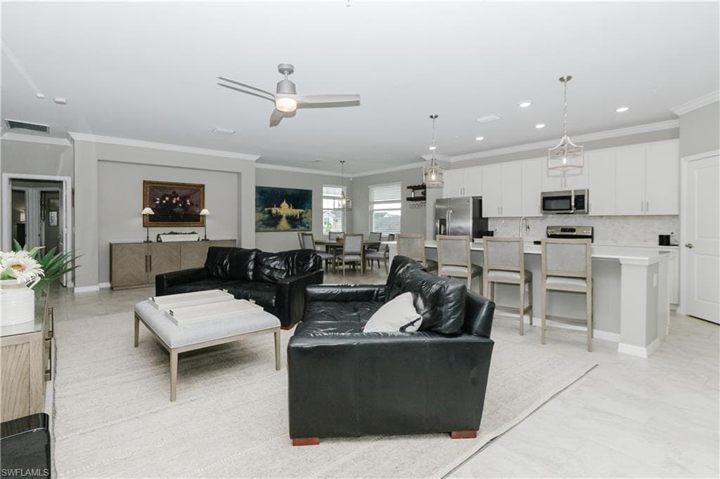 6011 Ellerston WAY 821-4