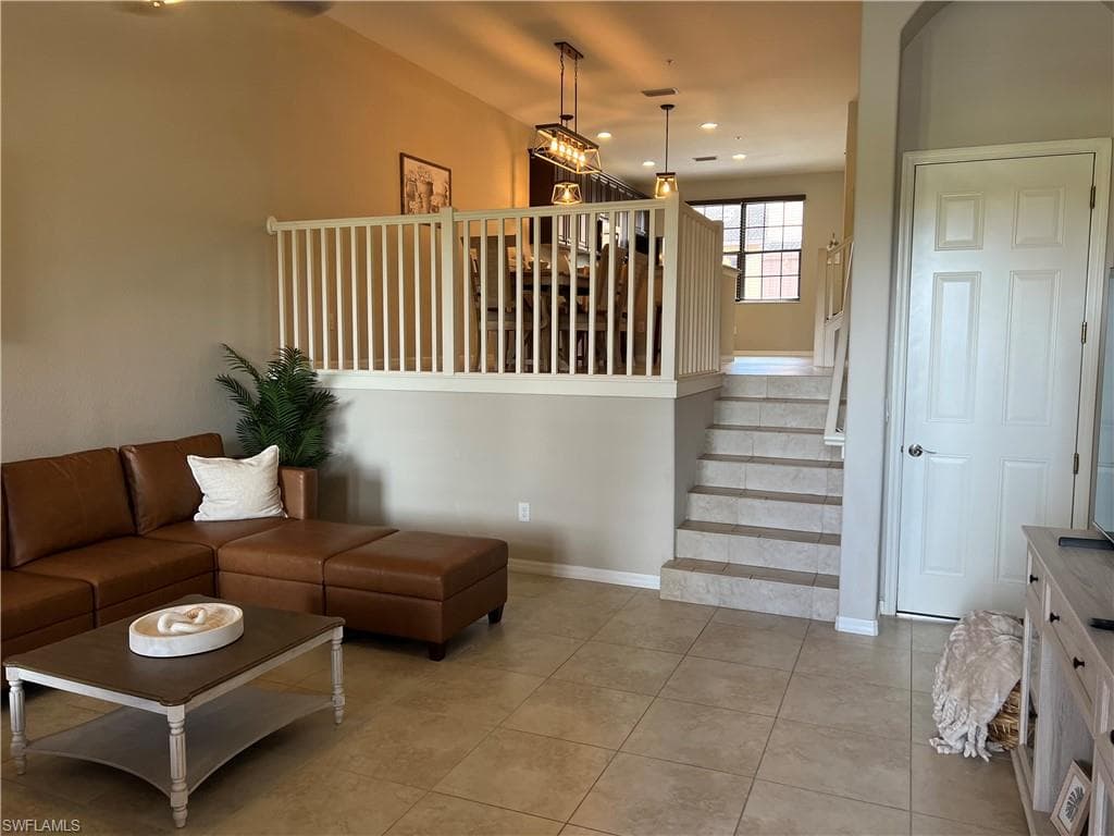 11875 Izarra WAY 8711-5