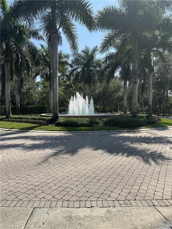 2004 Tarpon Bay DR N 101-27