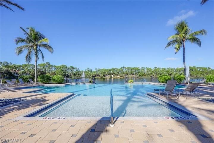2004 Tarpon Bay DR N 101-2