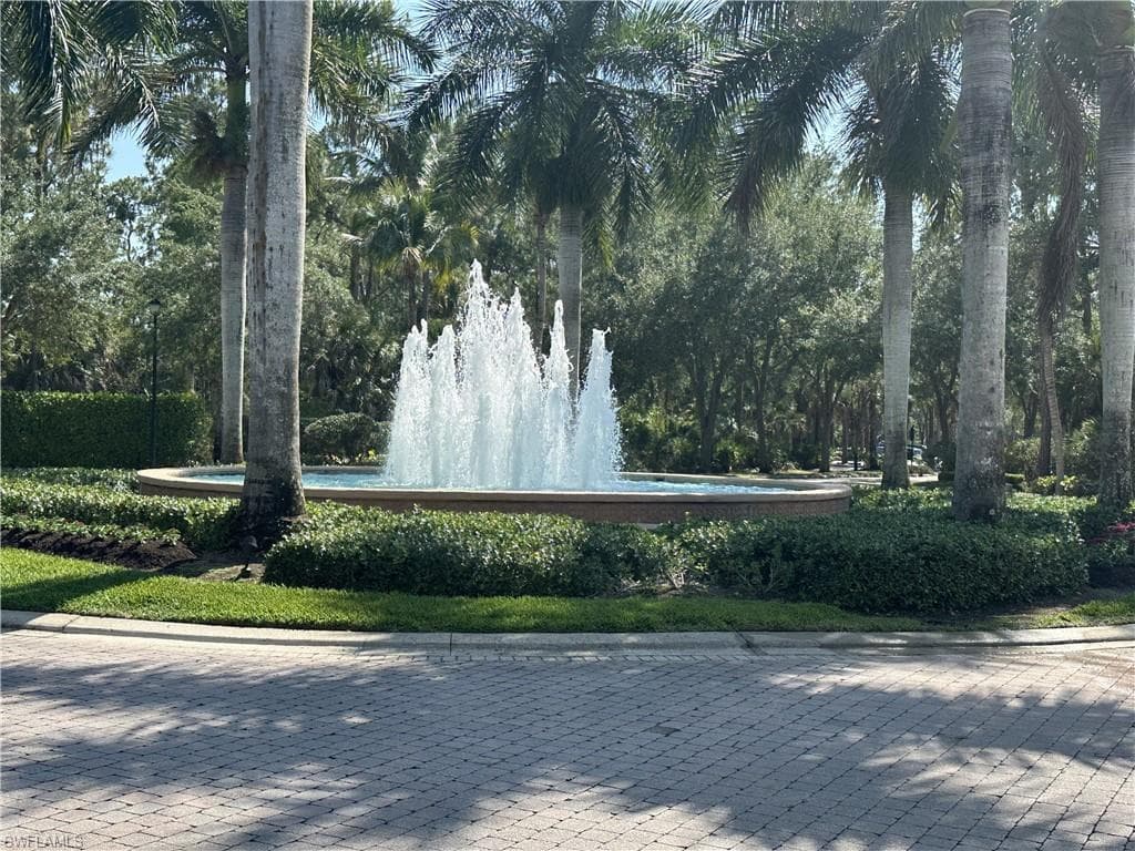 2004 Tarpon Bay DR N 101-26