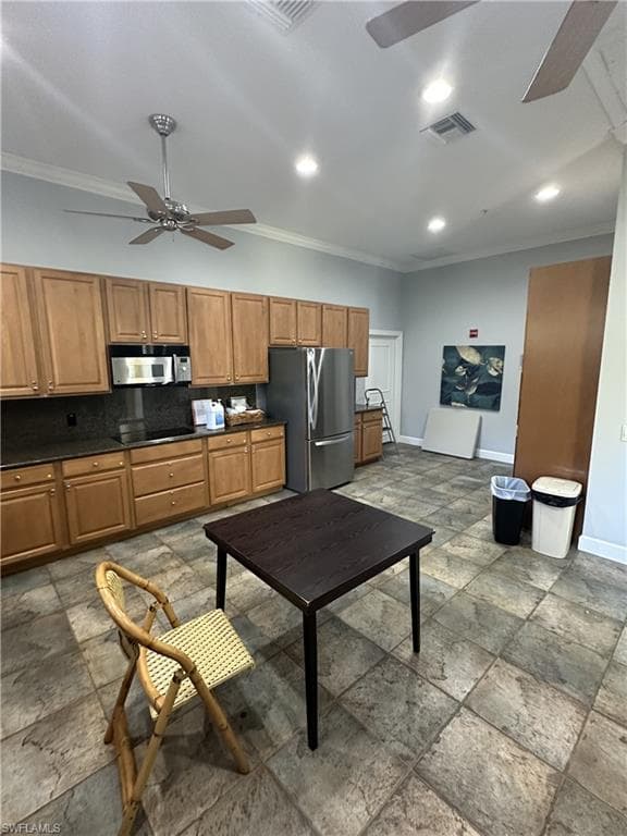 2004 Tarpon Bay DR N 101-9