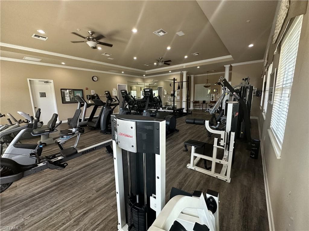 2004 Tarpon Bay DR N 101-18