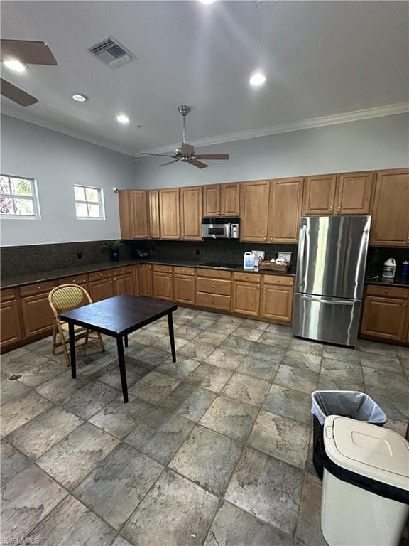 2004 Tarpon Bay DR N 101-8