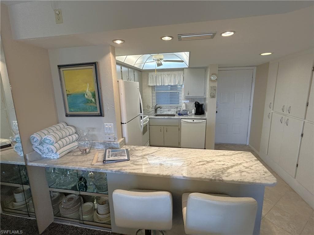6899 Estero BLVD 232-7