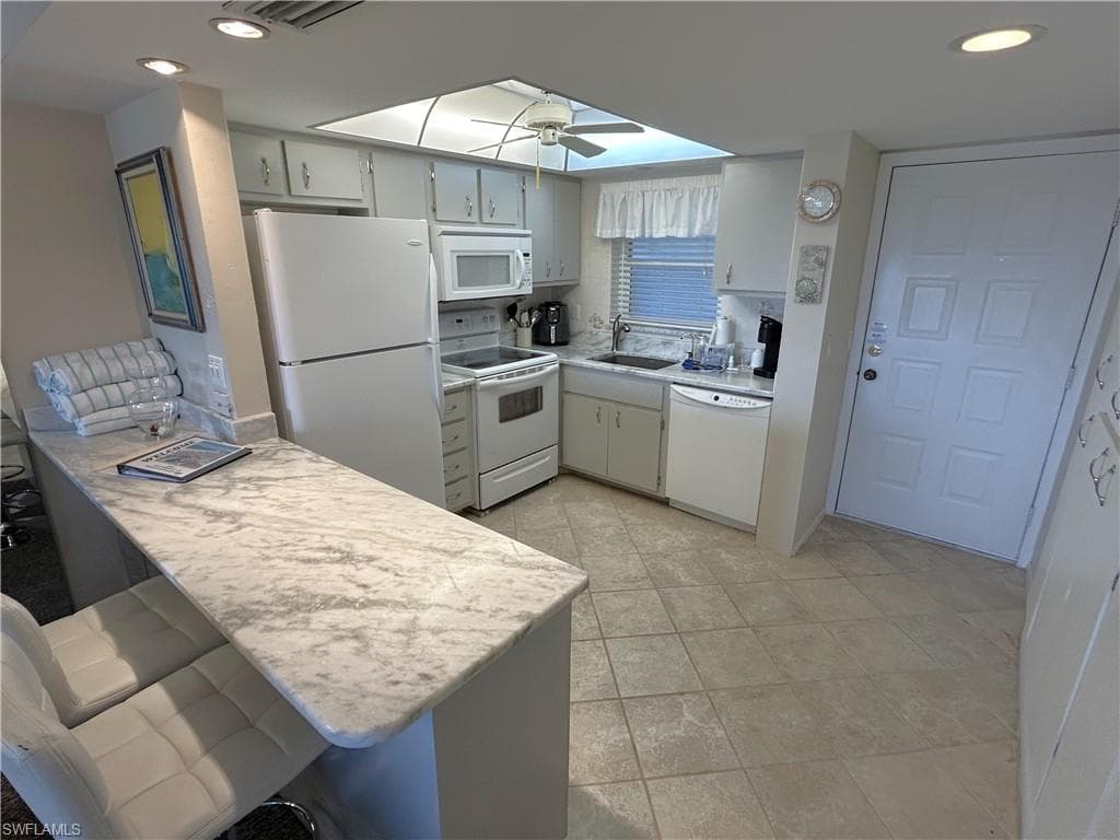 6899 Estero BLVD 232-5