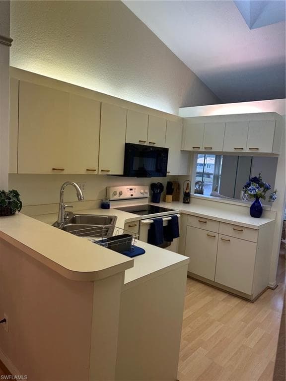 306 Emerald Bay CIR J5-6