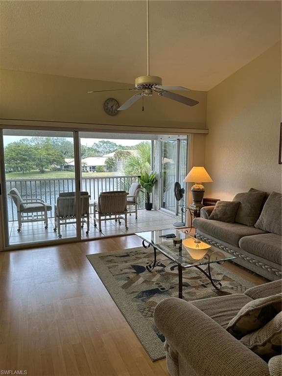 306 Emerald Bay CIR J5-13