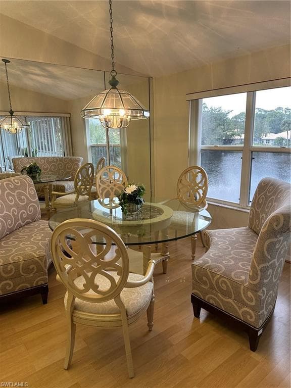 306 Emerald Bay CIR J5-5