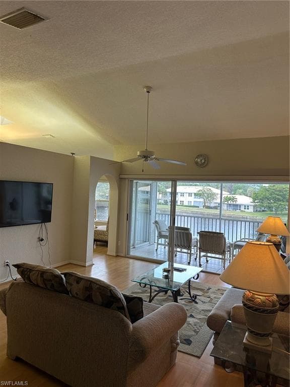 306 Emerald Bay CIR J5-14