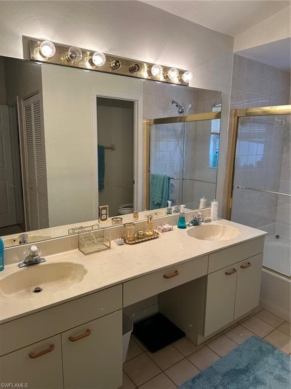 306 Emerald Bay CIR J5-21