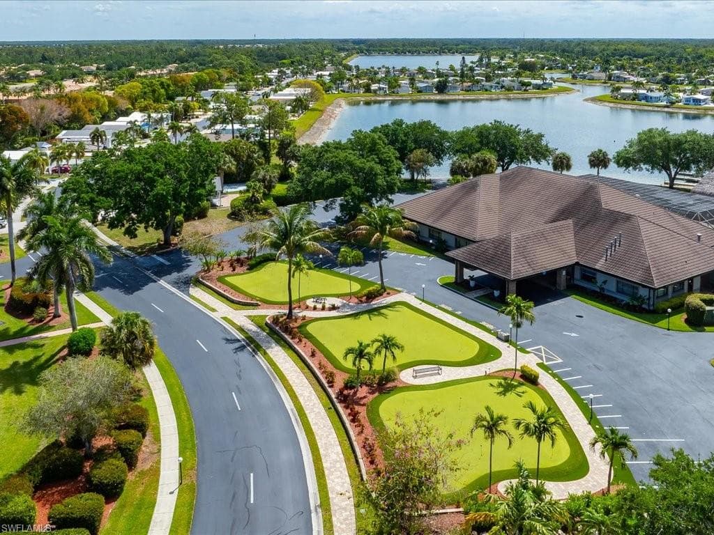 1022 Crystal Lake DR-10