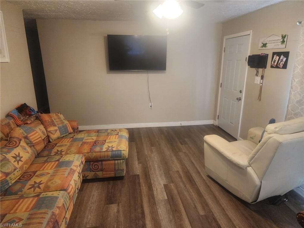 4707 Duera Mae DR-8