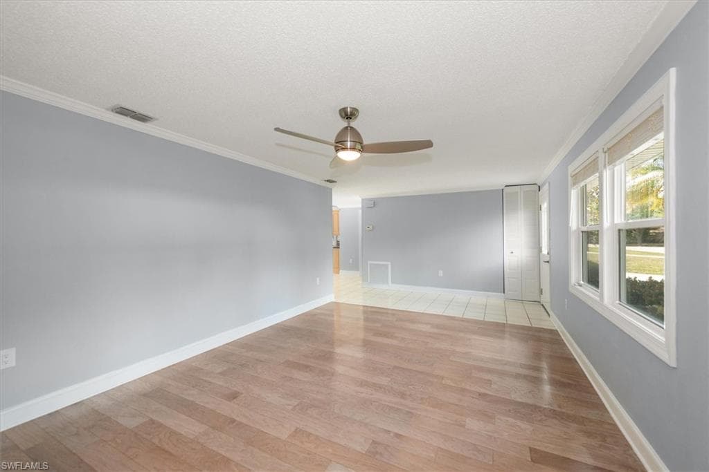 4639 Robin AVE-8