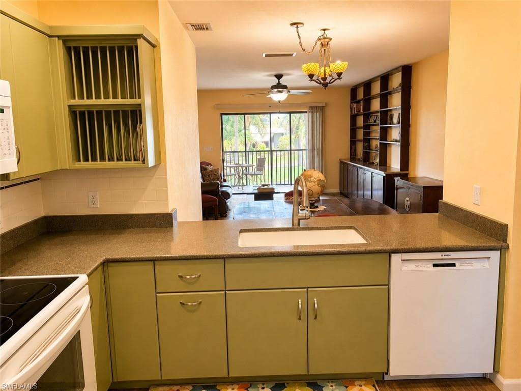 11060 Caravel CIR 201-2