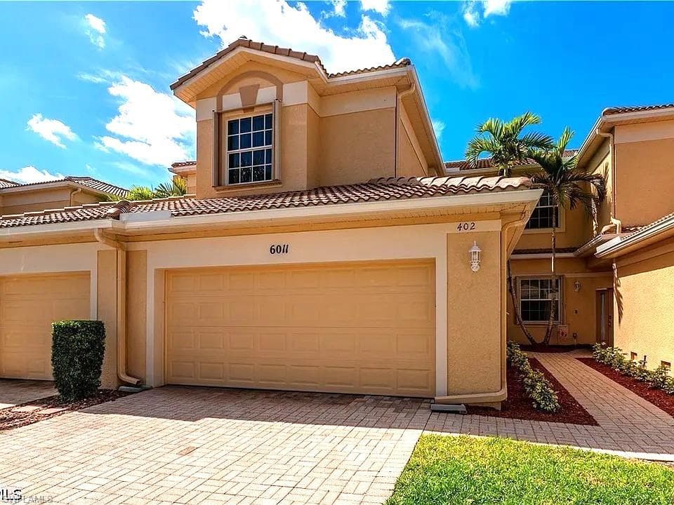 6011 Jonathans Bay CIR 402-1