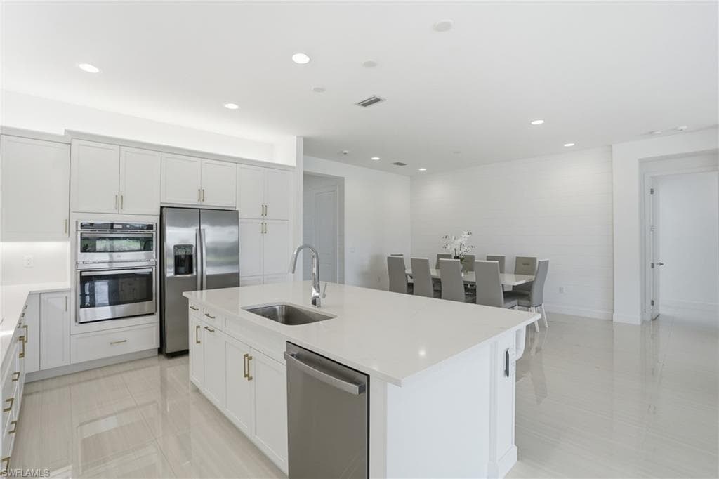 11949 Gardenia AVE-13
