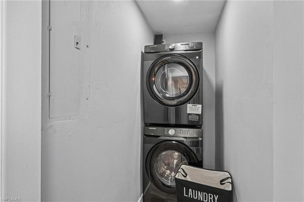92 Oak ST-22