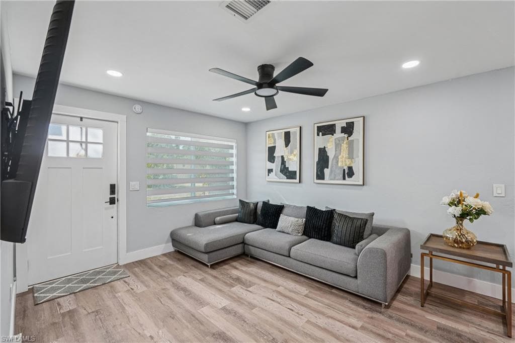 92 Oak ST-4