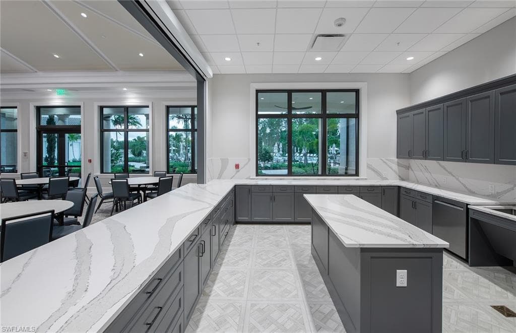 2114 Sequoia CT-19