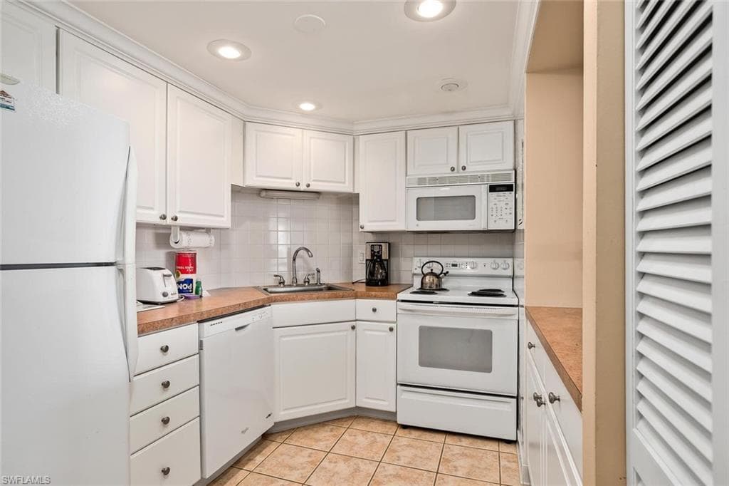 3 BLUEBILL AVE 610-6