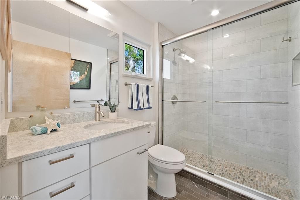 2499 Harbour LN-22