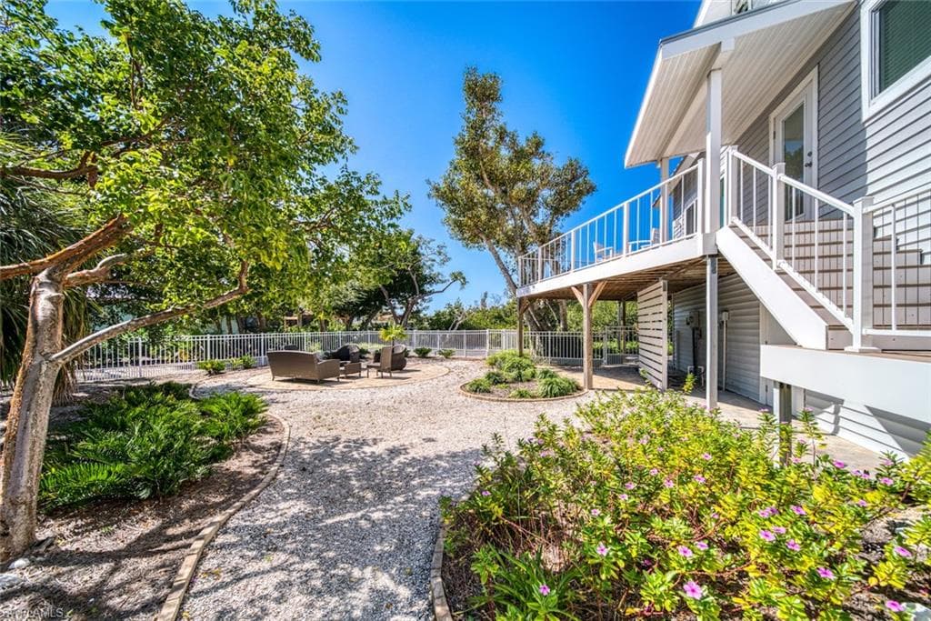 2499 Harbour LN-3