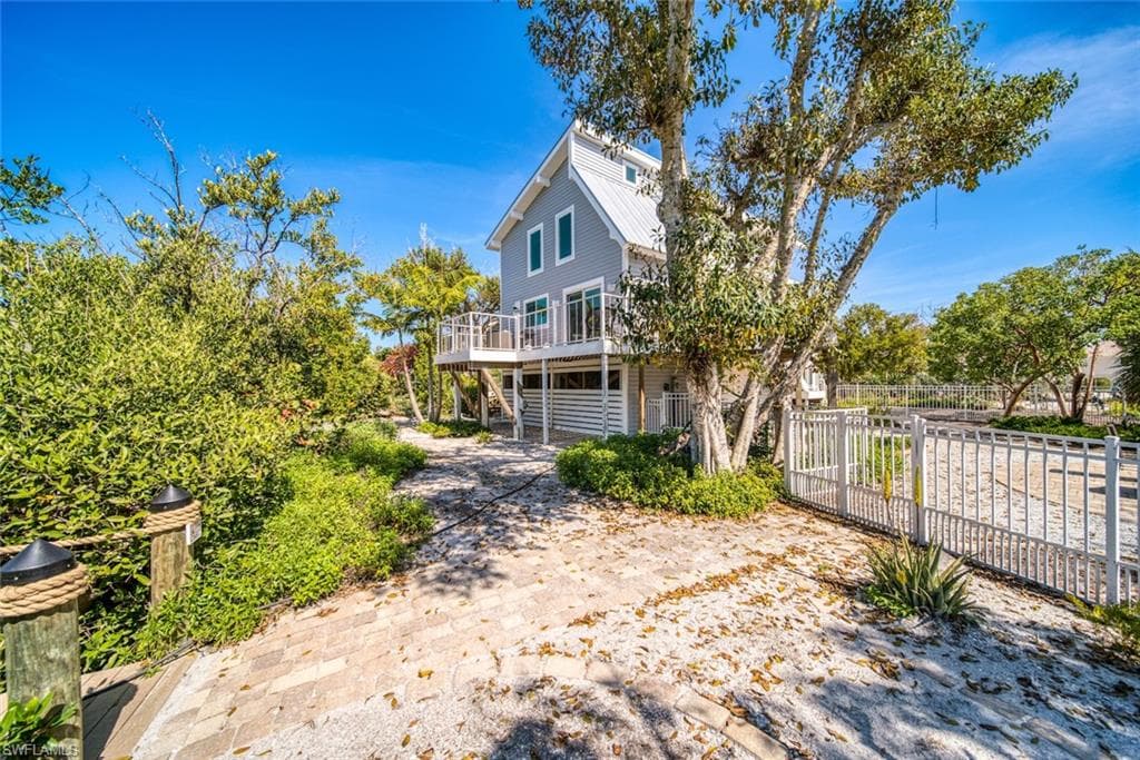 2499 Harbour LN-28