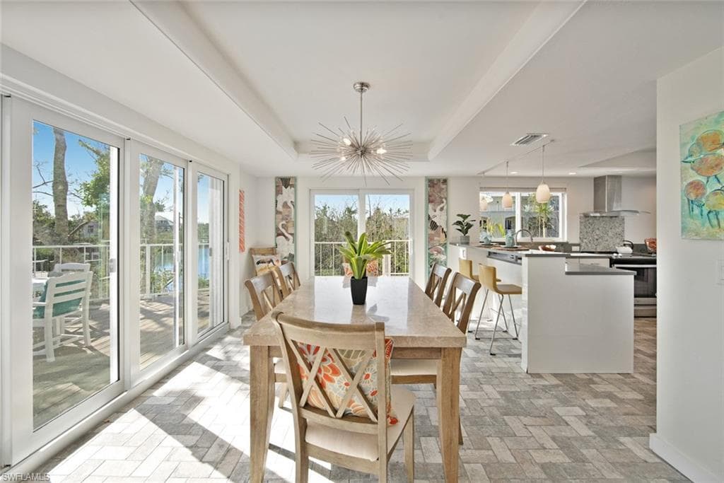 2499 Harbour LN-9