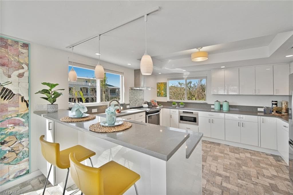 2499 Harbour LN-10