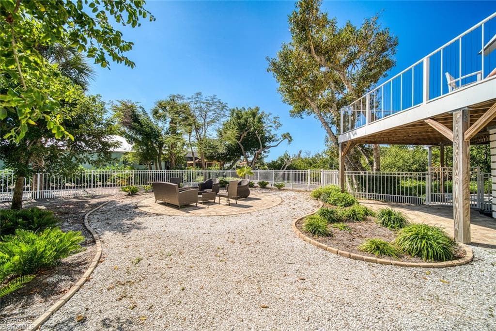 2499 Harbour LN-35