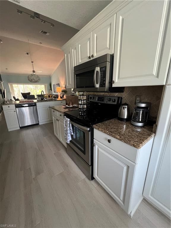 1095 Partridge CIR 201-8