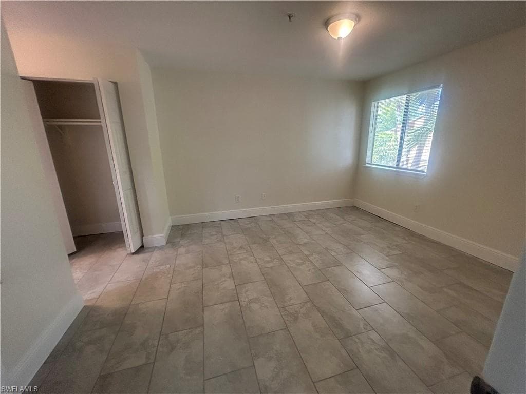 2875 Winkler AVE 511-12