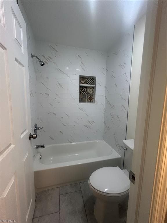 2875 Winkler AVE 511-14