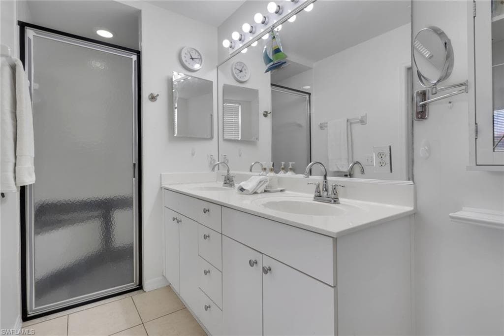 320 Robin Hood CIR 101-17