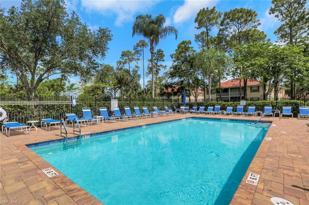 320 Robin Hood CIR 101-30