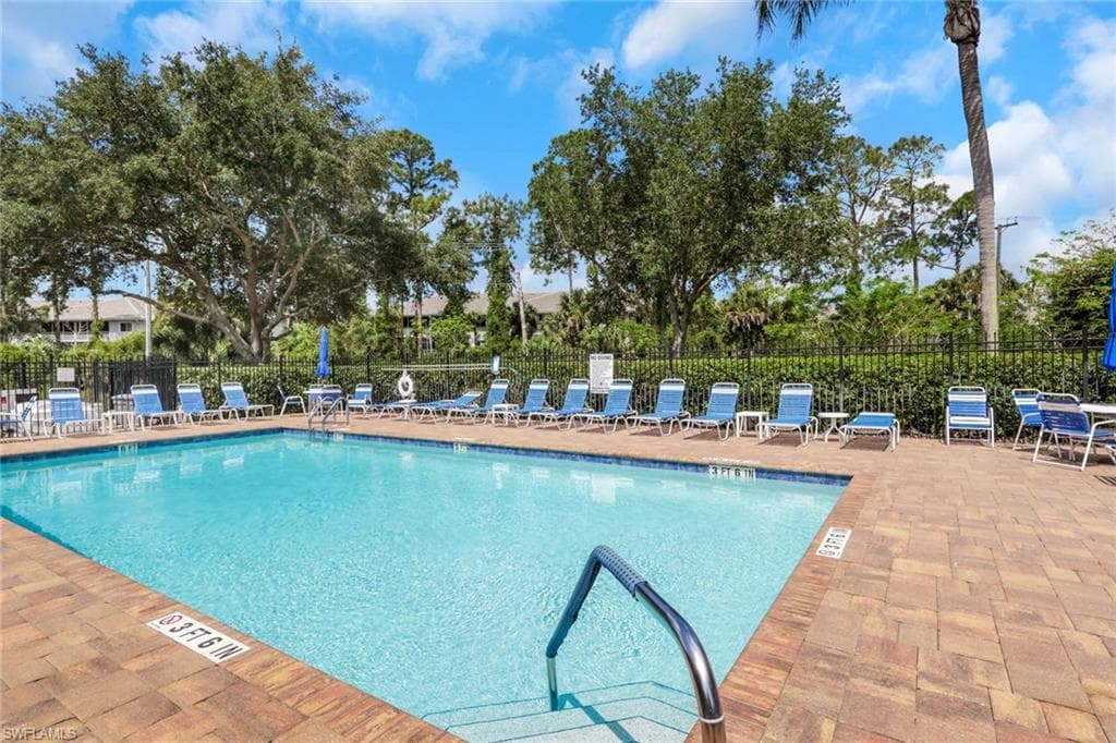 320 Robin Hood CIR 101-29