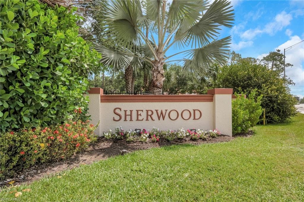 320 Robin Hood CIR 101-25